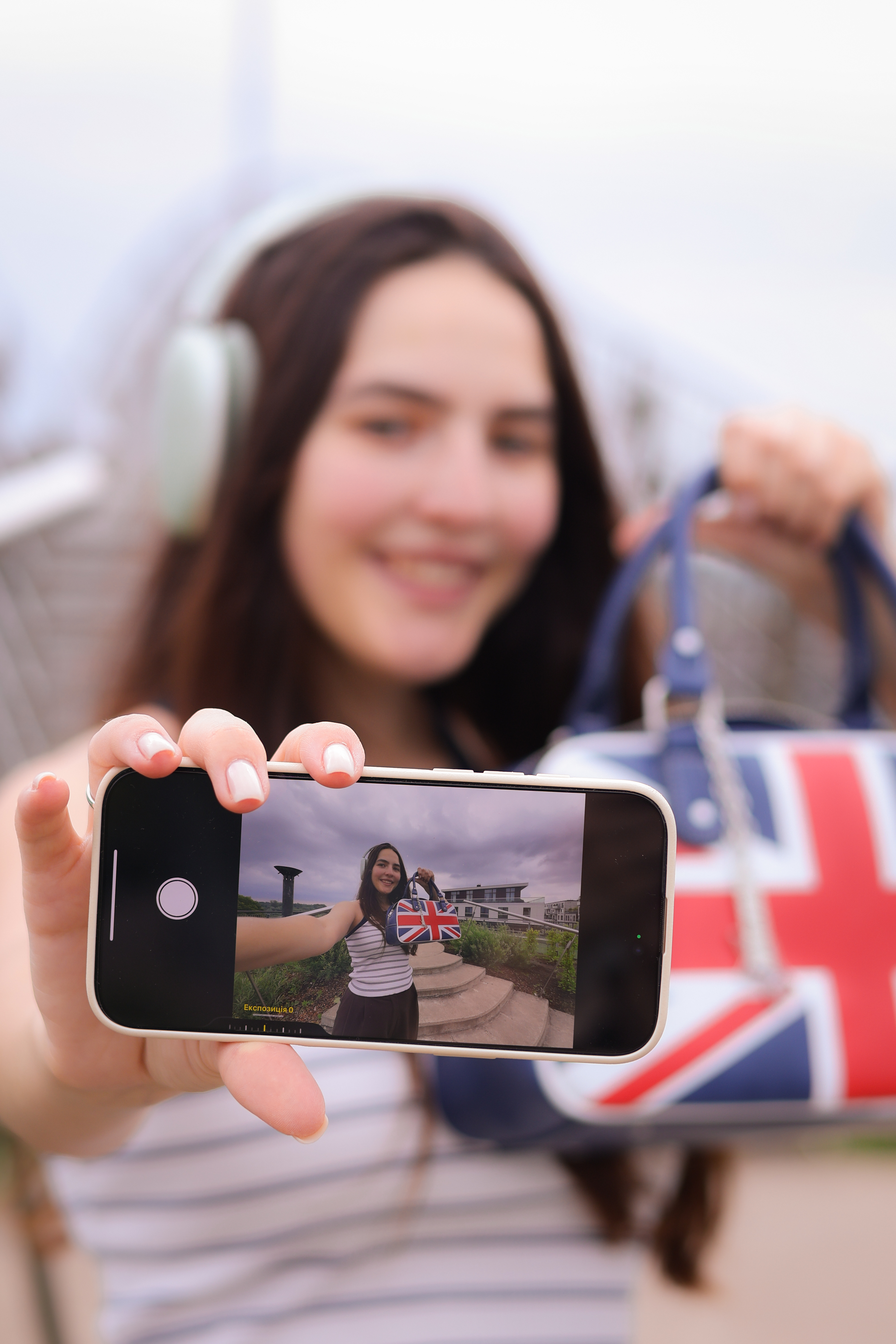 Анна з британським прапором